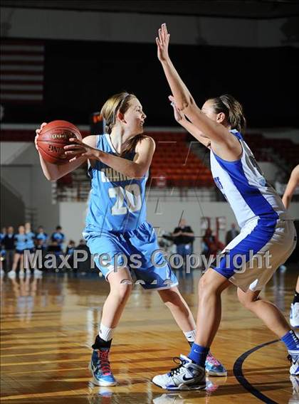 Thumbnail 3 in Holton vs. Chanute (KSHSAA 4A 1st Round) photogallery.