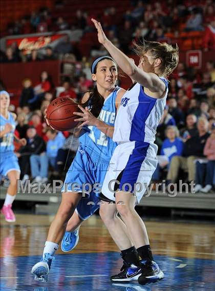 Thumbnail 2 in Holton vs. Chanute (KSHSAA 4A 1st Round) photogallery.