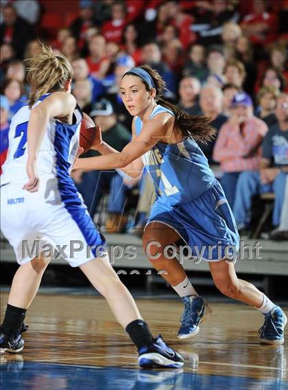 Thumbnail 1 in Holton vs. Chanute (KSHSAA 4A 1st Round) photogallery.