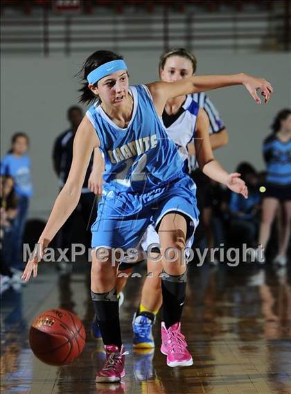Thumbnail 3 in Holton vs. Chanute (KSHSAA 4A 1st Round) photogallery.
