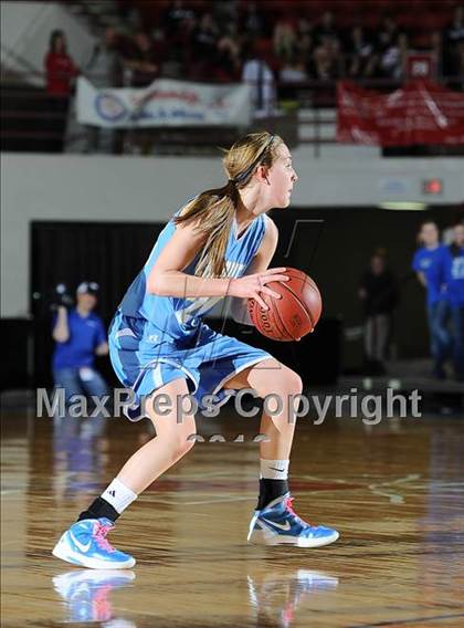 Thumbnail 3 in Holton vs. Chanute (KSHSAA 4A 1st Round) photogallery.