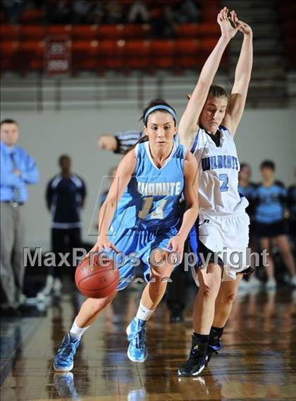 Thumbnail 3 in Holton vs. Chanute (KSHSAA 4A 1st Round) photogallery.