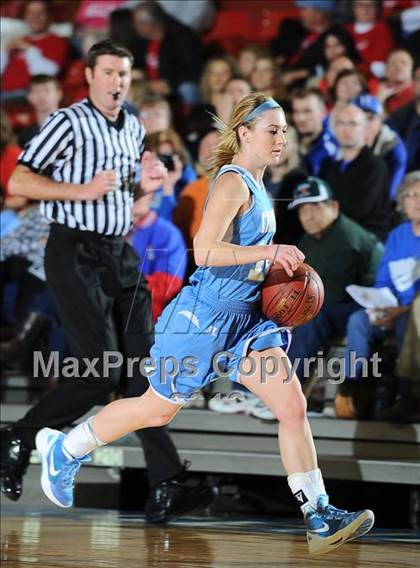 Thumbnail 2 in Holton vs. Chanute (KSHSAA 4A 1st Round) photogallery.