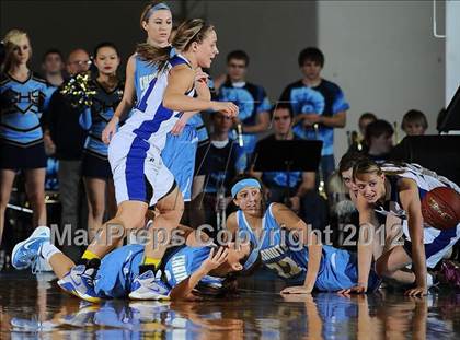 Thumbnail 2 in Holton vs. Chanute (KSHSAA 4A 1st Round) photogallery.