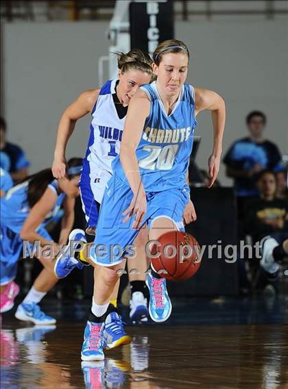 Thumbnail 3 in Holton vs. Chanute (KSHSAA 4A 1st Round) photogallery.
