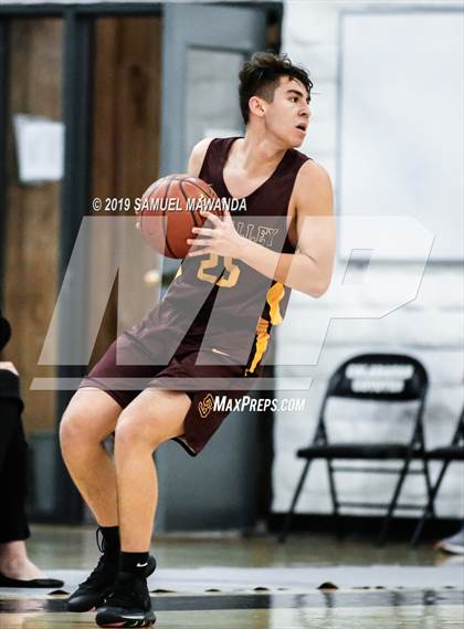 Thumbnail 3 in Simi Valley vs La Canada (5th Annual West Valley Tip-Off Classic) photogallery.