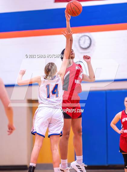 Thumbnail 1 in Newark Valley @ Elmira photogallery.