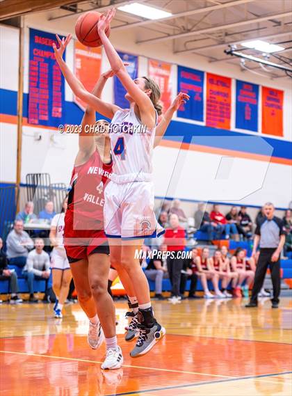 Thumbnail 1 in Newark Valley @ Elmira photogallery.