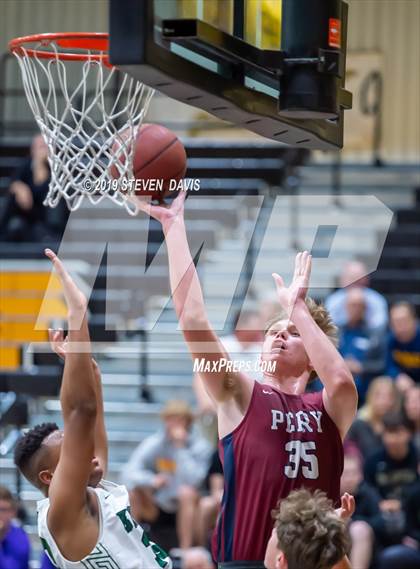 Thumbnail 1 in Basha vs. Perry (Welcome To The Jungle Holiday Tournament) photogallery.