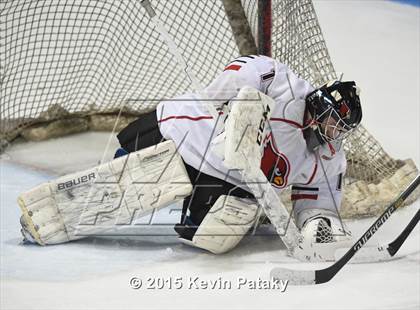 Thumbnail 2 in Darien vs. Greenwich (CIAC D1 Final) photogallery.