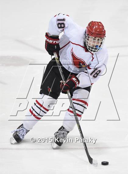 Thumbnail 3 in Darien vs. Greenwich (CIAC D1 Final) photogallery.