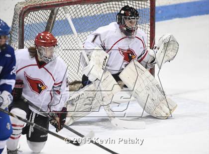 Thumbnail 3 in Darien vs. Greenwich (CIAC D1 Final) photogallery.