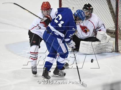 Thumbnail 2 in Darien vs. Greenwich (CIAC D1 Final) photogallery.