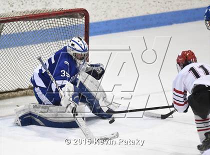 Thumbnail 1 in Darien vs. Greenwich (CIAC D1 Final) photogallery.