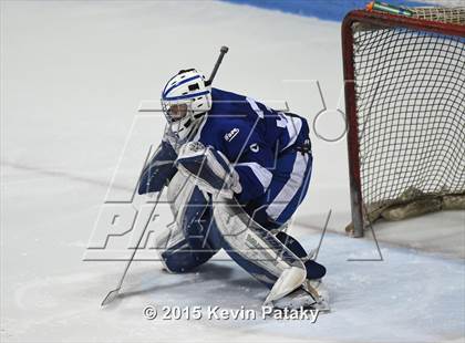 Thumbnail 3 in Darien vs. Greenwich (CIAC D1 Final) photogallery.