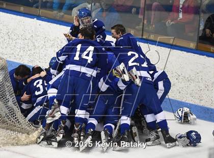 Thumbnail 3 in Darien vs. Greenwich (CIAC D1 Final) photogallery.