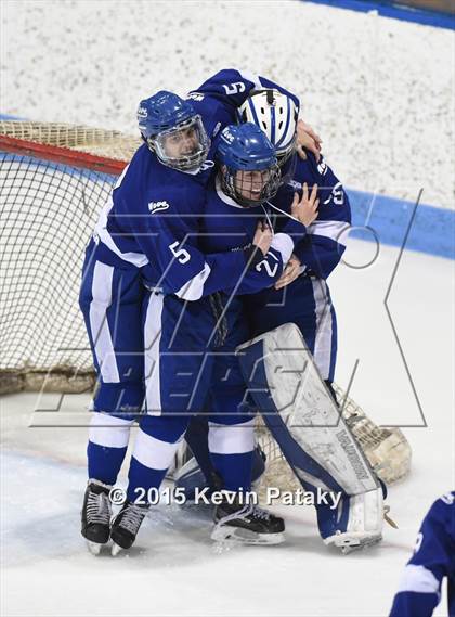 Thumbnail 2 in Darien vs. Greenwich (CIAC D1 Final) photogallery.