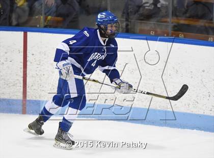 Thumbnail 2 in Darien vs. Greenwich (CIAC D1 Final) photogallery.