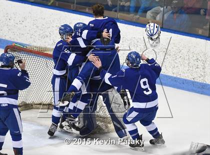Thumbnail 2 in Darien vs. Greenwich (CIAC D1 Final) photogallery.