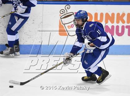 Thumbnail 3 in Darien vs. Greenwich (CIAC D1 Final) photogallery.