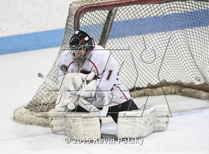 Thumbnail 2 in Darien vs. Greenwich (CIAC D1 Final) photogallery.