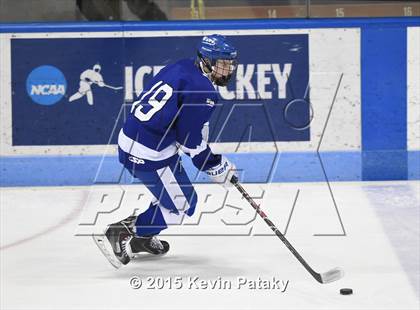 Thumbnail 3 in Darien vs. Greenwich (CIAC D1 Final) photogallery.
