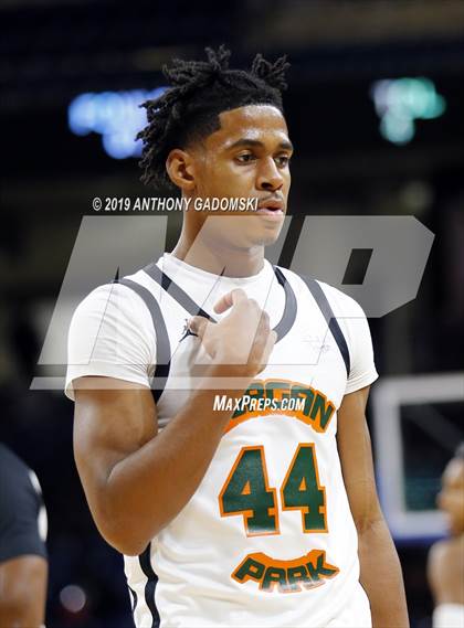 Thumbnail 2 in Morgan Park vs. Christian Brothers (Chicago Elite Classic) photogallery.