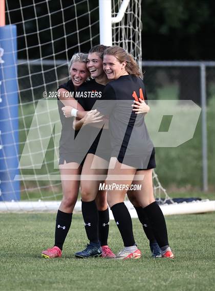 Thumbnail 3 in Mooresville vs. Marvin Ridge (NCHSAA 4A West Region Championship) photogallery.