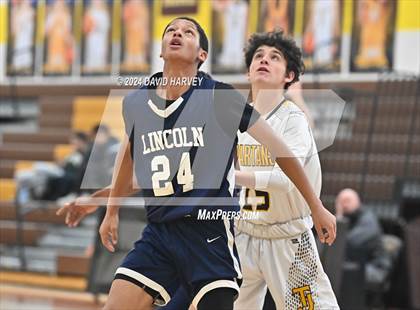 Thumbnail 2 in Lincoln vs Thomas Jefferson photogallery.