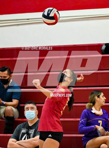 Thumbnail 1 in Clairemont vs Monte Vista (Monte Vista Invitational) photogallery.