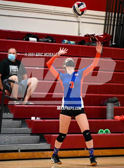 Thumbnail 2 in Clairemont vs Monte Vista (Monte Vista Invitational) photogallery.