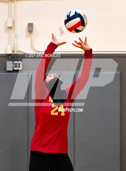 Thumbnail 2 in Clairemont vs Monte Vista (Monte Vista Invitational) photogallery.