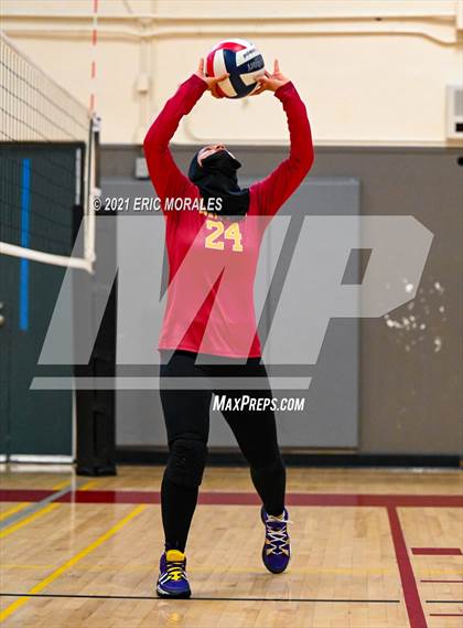 Thumbnail 3 in Clairemont vs Monte Vista (Monte Vista Invitational) photogallery.