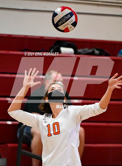 Thumbnail 1 in Clairemont vs Monte Vista (Monte Vista Invitational) photogallery.