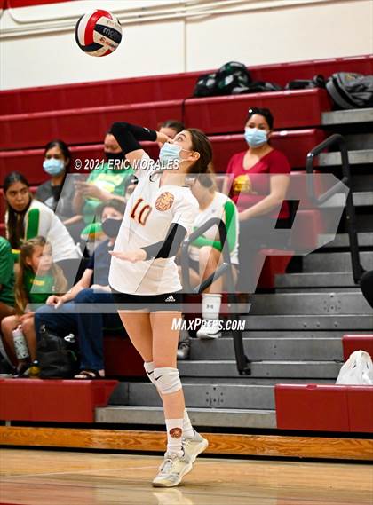 Thumbnail 1 in Clairemont vs Monte Vista (Monte Vista Invitational) photogallery.