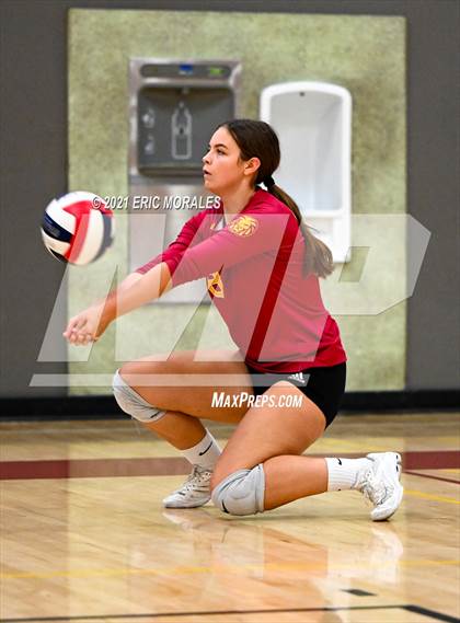 Thumbnail 2 in Clairemont vs Monte Vista (Monte Vista Invitational) photogallery.