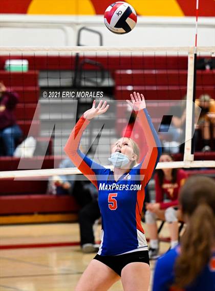 Thumbnail 3 in Clairemont vs Monte Vista (Monte Vista Invitational) photogallery.