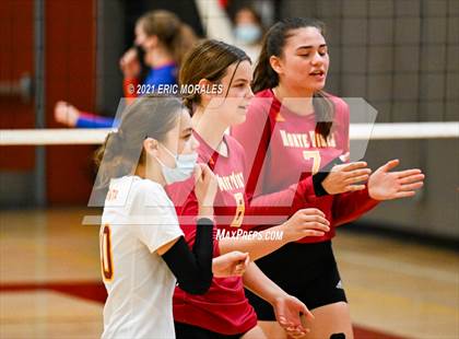 Thumbnail 3 in Clairemont vs Monte Vista (Monte Vista Invitational) photogallery.