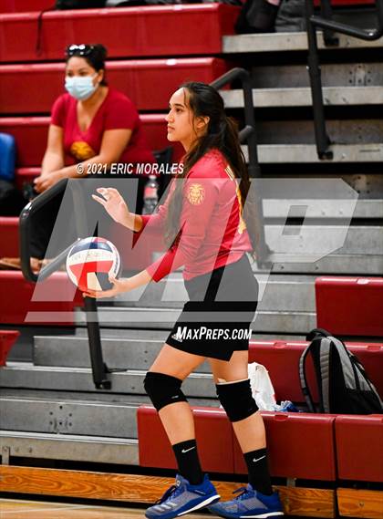 Thumbnail 3 in Clairemont vs Monte Vista (Monte Vista Invitational) photogallery.
