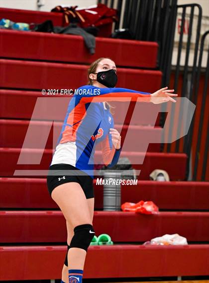 Thumbnail 2 in Clairemont vs Monte Vista (Monte Vista Invitational) photogallery.