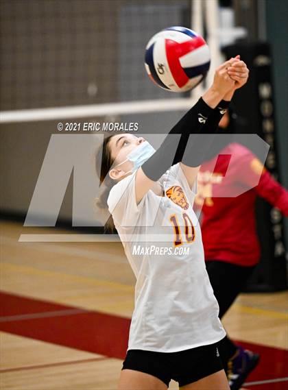 Thumbnail 2 in Clairemont vs Monte Vista (Monte Vista Invitational) photogallery.