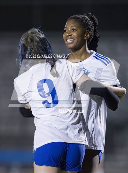 Thumbnail 1 in Encinal vs Rancho Cotate photogallery.