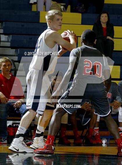 Thumbnail 3 in Ooltewah vs Soddy Daisy (District 5 3A) photogallery.