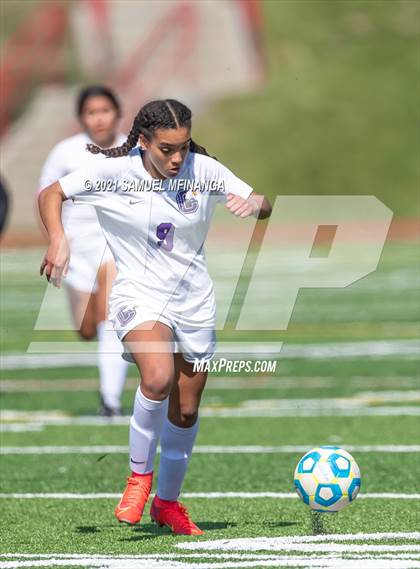 Thumbnail 3 in Omaha Central vs. Concordia photogallery.
