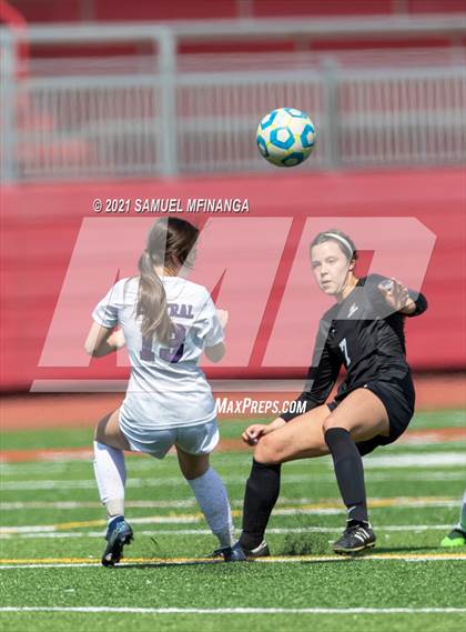 Thumbnail 2 in Omaha Central vs. Concordia photogallery.
