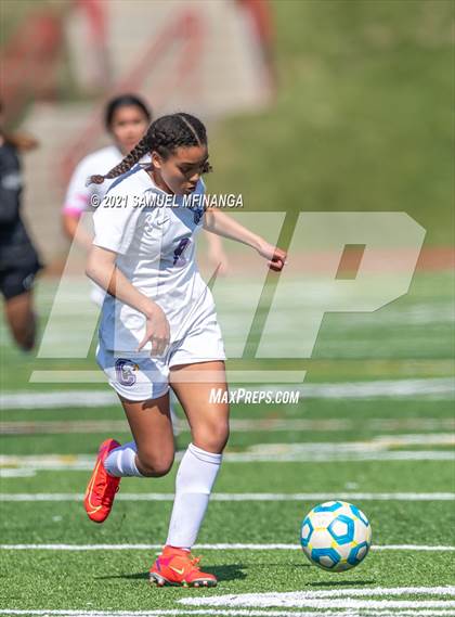 Thumbnail 2 in Omaha Central vs. Concordia photogallery.