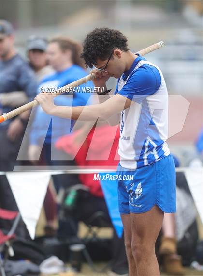 Thumbnail 3 in Mohawk-Warrior Invitational photogallery.