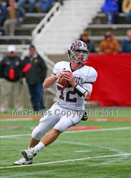 Thumbnail 2 in Garden City vs. Bellport (LI D2 Final) photogallery.