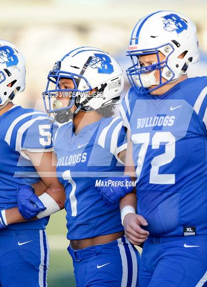 Thumbnail 2 in Moorpark vs. Burbank photogallery.