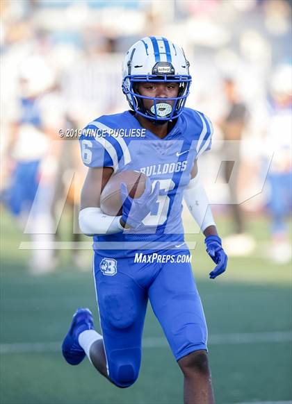 Thumbnail 2 in Moorpark vs. Burbank photogallery.